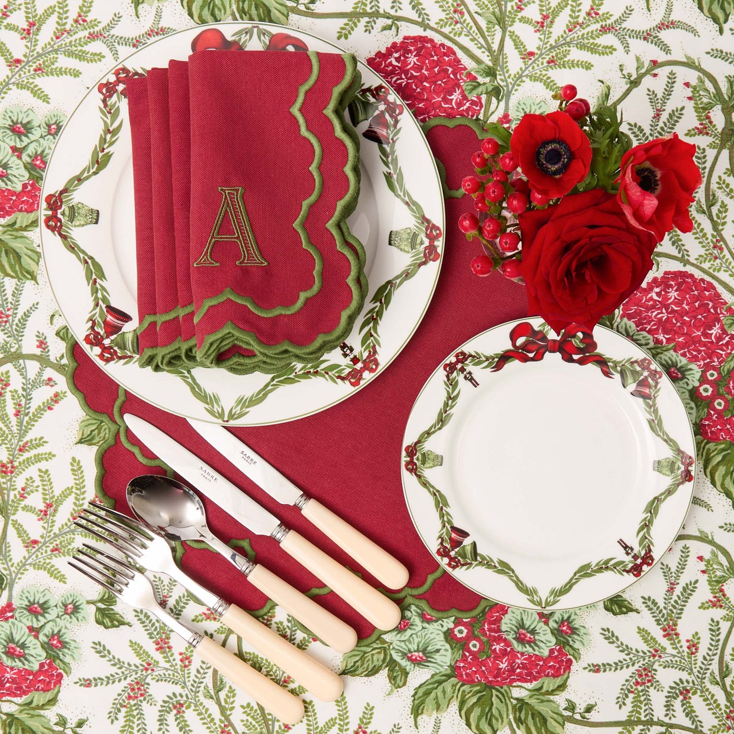 Red & Green Lily Napkins (Set of 4)